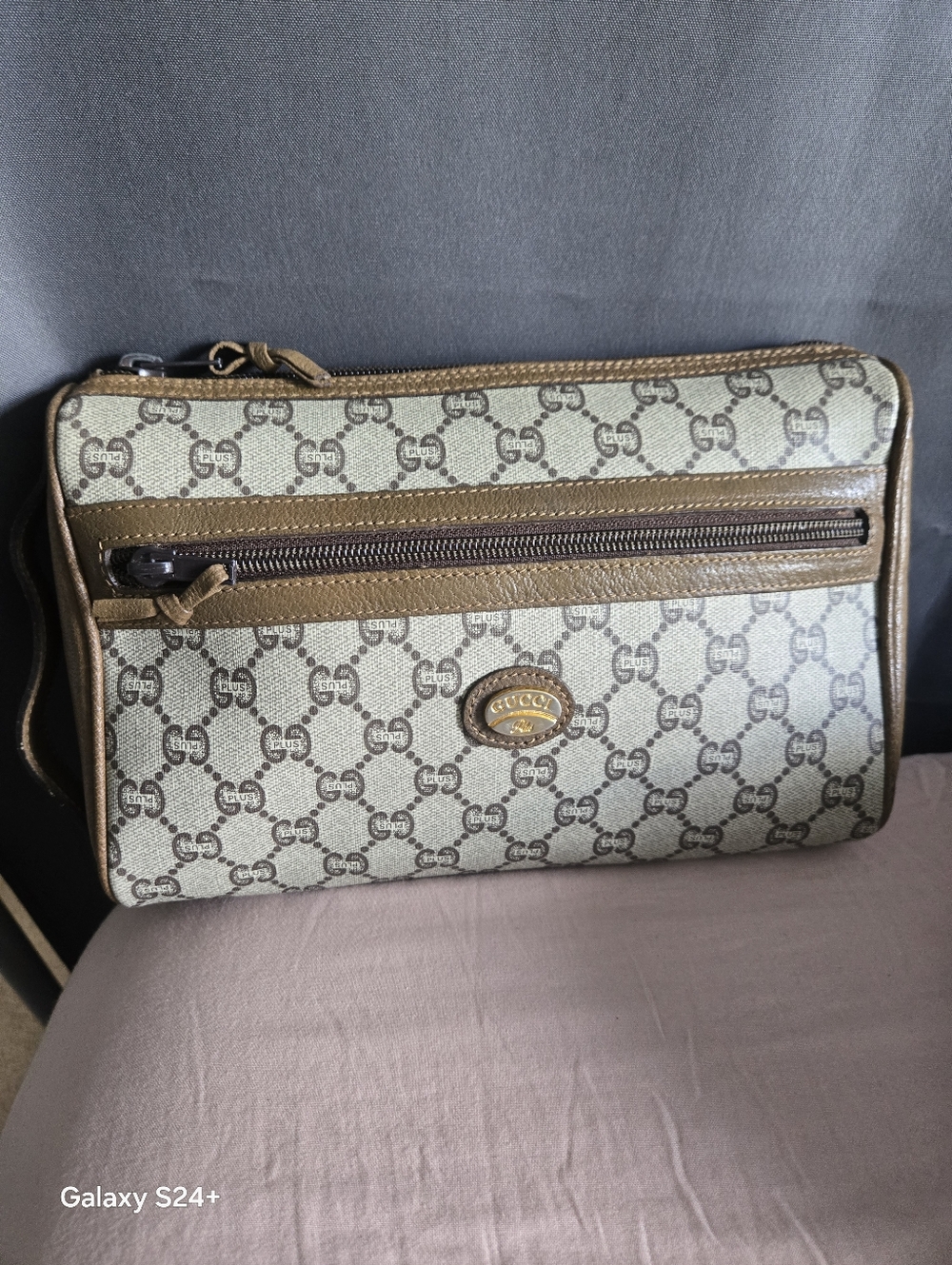Gucci Plus Vintage Clutch